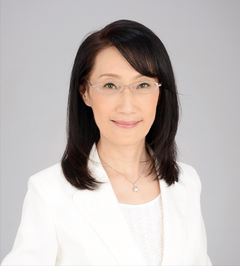 山本 久美子氏